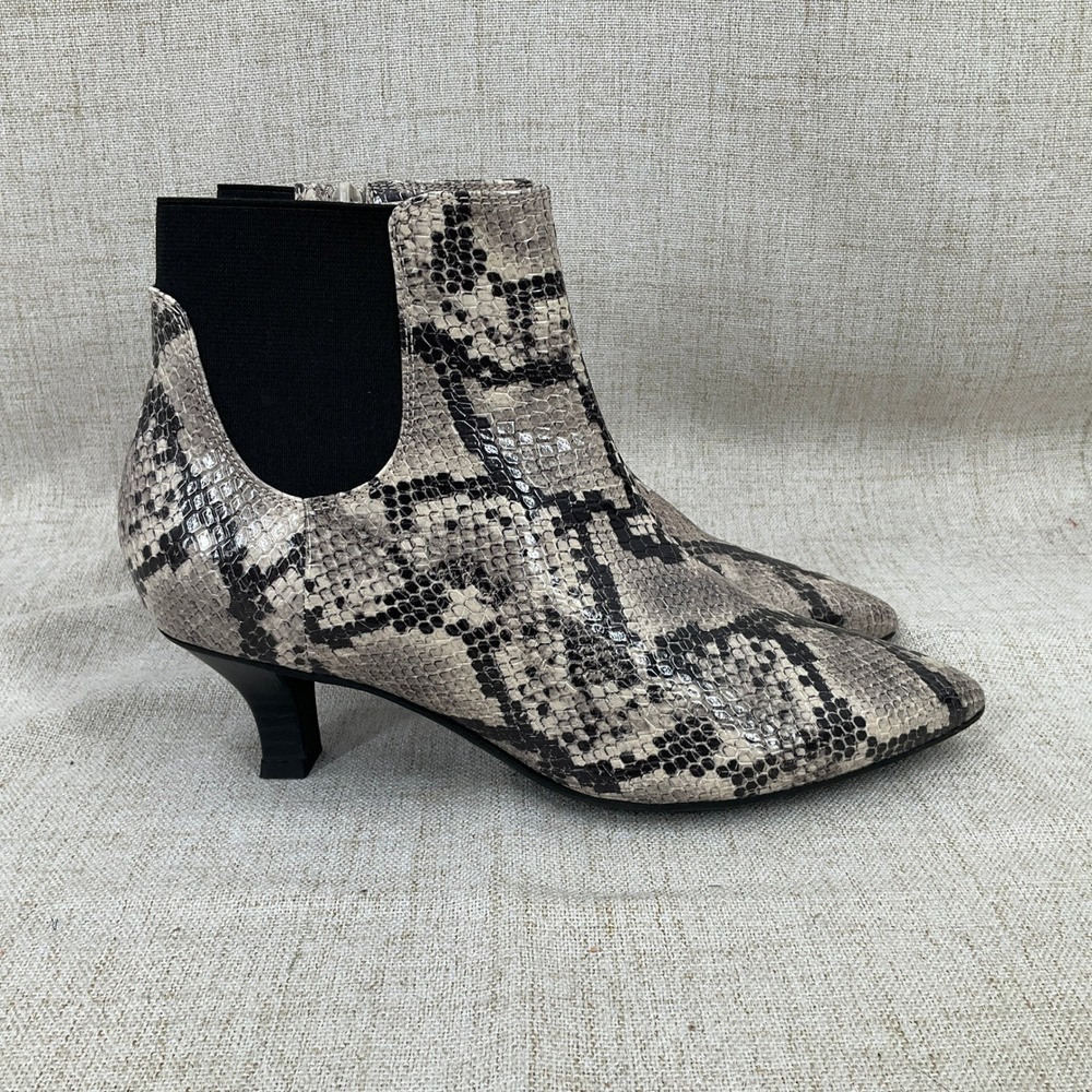 Clarks Kepley Erin Ankle Boots Women 7M Grey Snake Synthetic Kitten Heel Boho